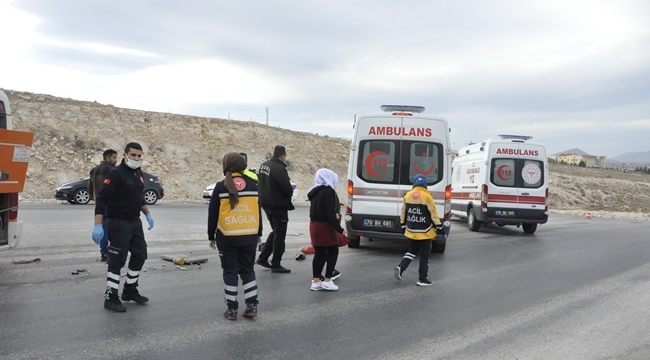 Karaman'da işçi servisi ile hat minibüsü çarpıştı yaralılar var