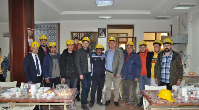 Belediye Başkanı Zorlu'dan madencilere anlamlı hediye